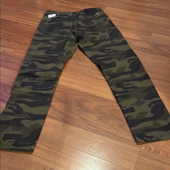 Distressed Green and Black Cargo Pants with Knee Cutouts - Picture 2 of 5